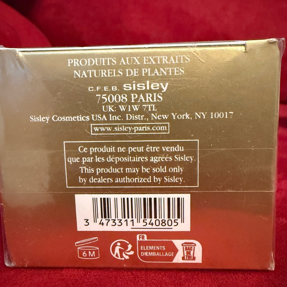 Sisley Supremÿa La Nuit Eye Cream - Luxurious Gold - Picture 4 of 5